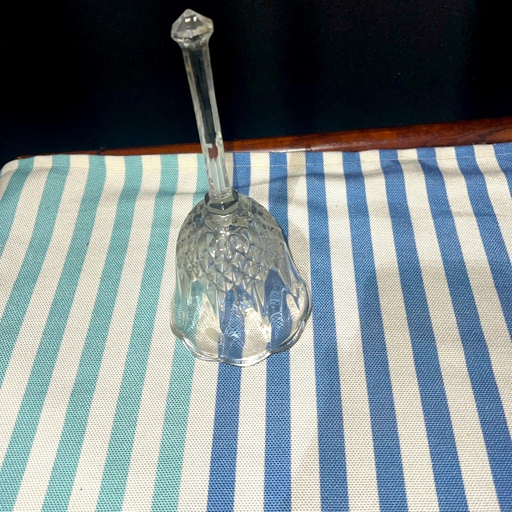 Vintage Waterford Crystal Bell EUC. No chips or cracks I have had this over 30 y